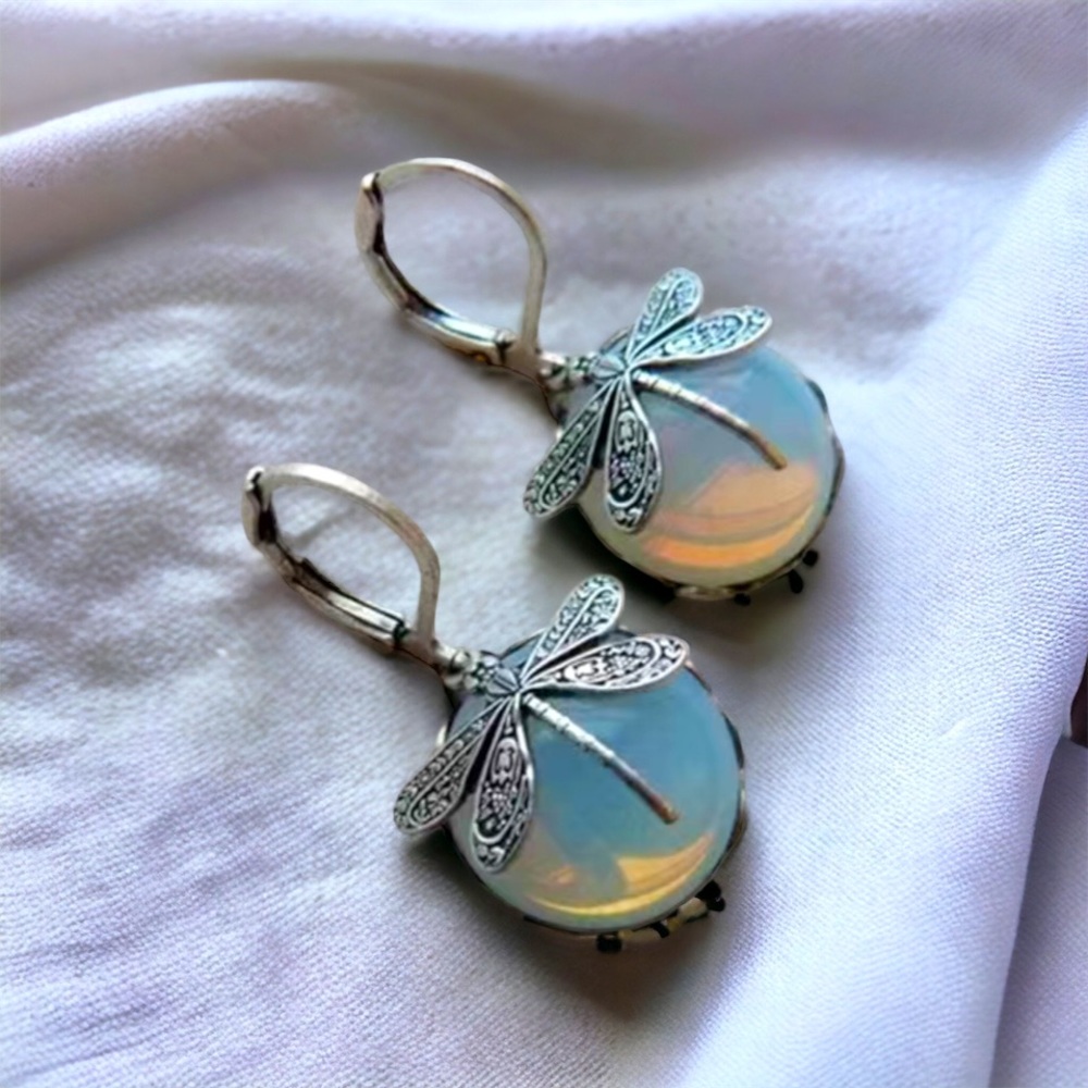 ‼️$7‼️Exquisite Silvery Dragonfly Synthetic Gem Earrings Elegant Style - Picture 1 of 4